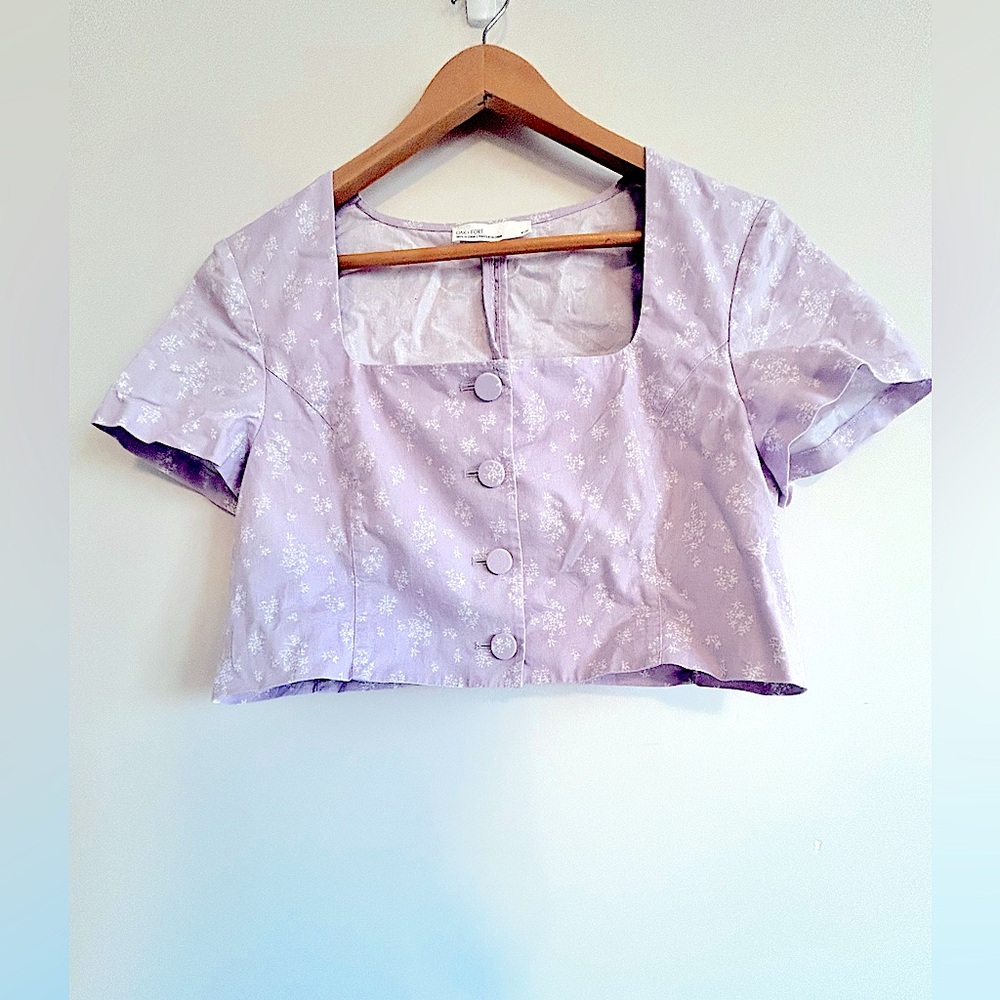 Oak + Fort Cropped Short Sleeve Button-Up, Size Medium in Lilac - Picture 2 of 4